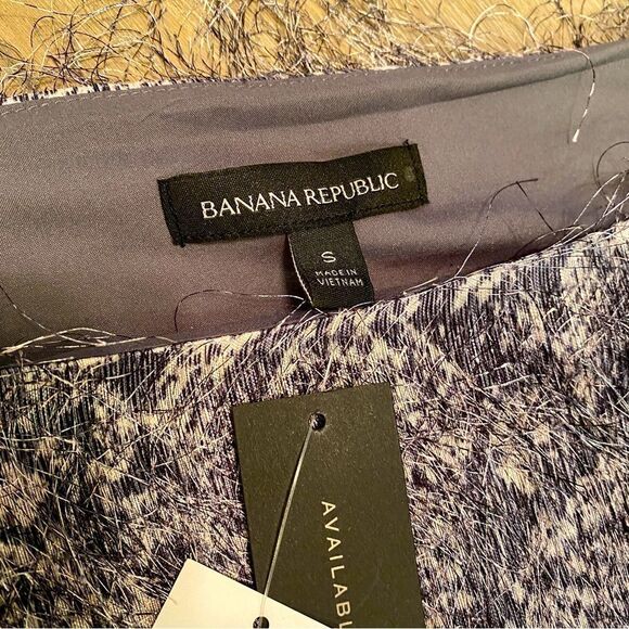 BANANA REPUBLIC ABSTRACT SNAKE SKIN PRINT FRINGE EYELASH BLACK & GRAY TOP S NWT - Picture 11 of 16